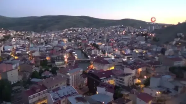 Bayburt Kalesi'nin tarihi atmosferinde Şair Zihni Şiir Gecesi