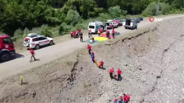 UMKE gönüllülerinden gerçeğini aratmayan tatbikat