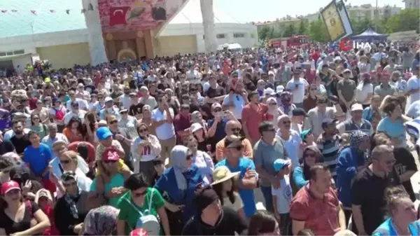 Türk Yıldızları Isparta semalarında nefesleri kesti