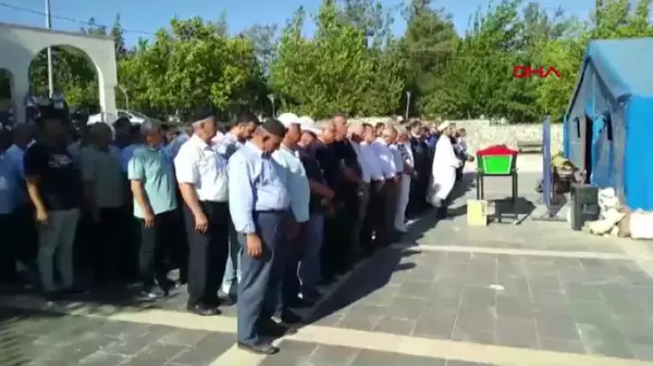 Eski Devlet Bakanı Ahmet Karahan Gaziantep'te defnedildi