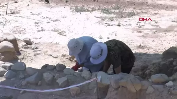 İzmir Yeşilova Höyüğü'nde 8 Bin Yıl Öncesine Ait Buluntular Keşfedildi