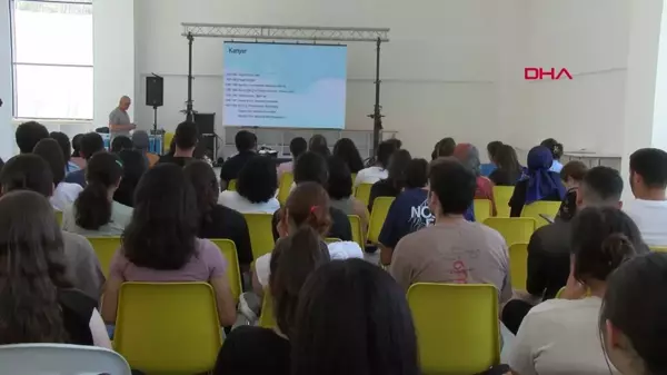 Prof. Dr. Bülent Yılmaz, Hatay'da Üniversite Tercihi Yapacak Öğrencilere Seminer Verdi