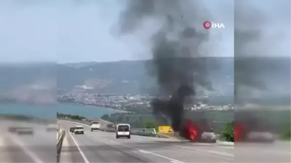 Seyir halindeki otomobil alev topuna döndü