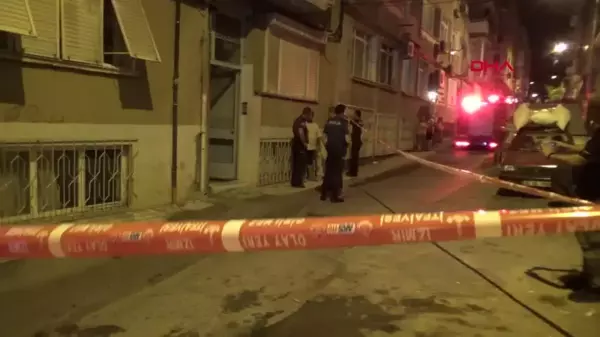 İzmir'de Yangında Mahsur Kalan Kişi Yanarak Öldü