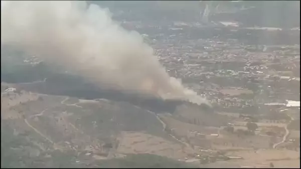 İzmir'de Orman Yangınlarına Karadan ve Havadan Müdahale Devam Ediyor