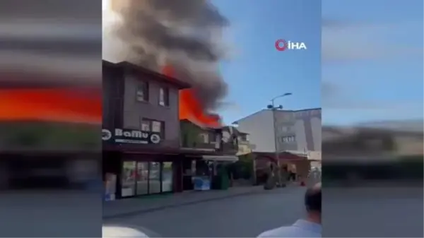 İki katlı ahşap binada çıkan yangın korkuttu - Yangına müdahale eden itfaiye eri yaralandı