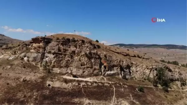 Gümüşhane'nin Sümela'sı Çakırkaya Manastırı ilgisizlik nedeniyle kuşlara yuva oldu