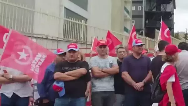 Tekgıda-İş Sendikası, Eker Süt Fabrikası'nın İşçi Çıkarmalarını Protesto Etti