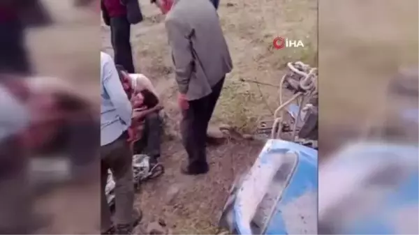 Traktör devrildi, yaralılar helikopterle hastaneye kaldırıldı