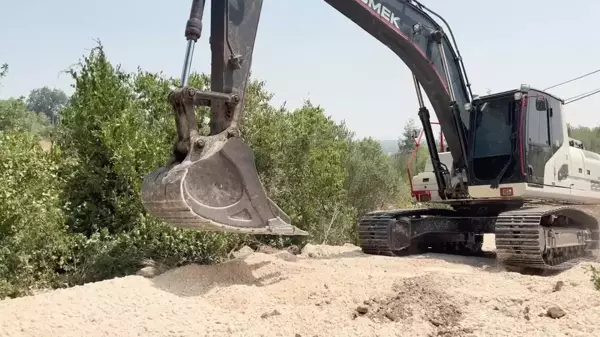 Tarsus Belediyesi, Topaklı Mahallesi'nde 40 Yıldır Kapalı Olan Yolu Açtı