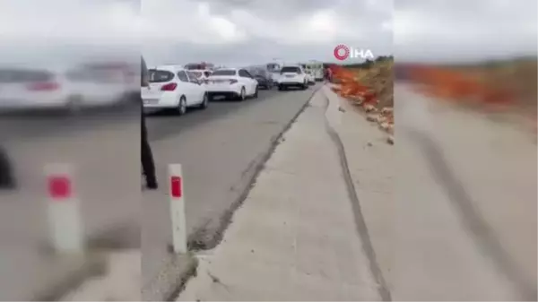 Balıkesir'de canlı hayvan taşıyan kamyon ile otomobil çarpıştı: 3 yaralı