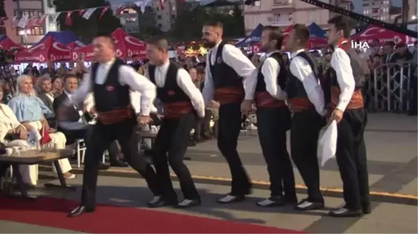 Pişmaniye Festivali Ünlü Geçidine Sahne Oldu