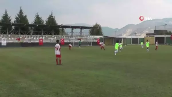 Geleceğin yıldız futbolcu adayları Pamukkale Cup'ta boy gösteriyor