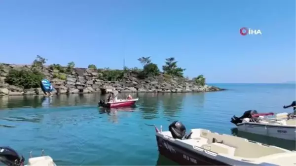 Arhavi'de kaybolan balıkçı için bekleyiş sürüyor