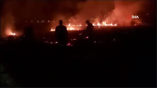 Erzincan'da anız yangını itfaiye ekipleri tarafından söndürüldü