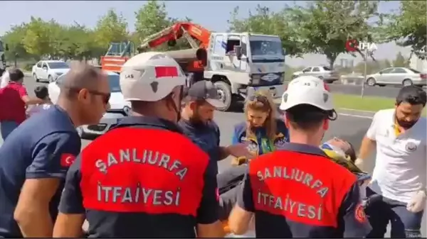 Şanlıurfa'da Kontrolden Çıkarak Devrilen Araçta 2 Kişi Yaralandı