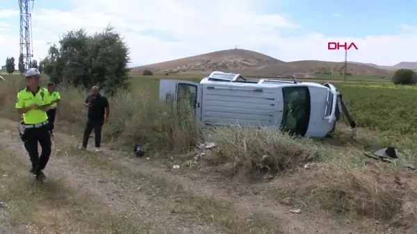 Nevşehir'de Hafif Ticari Araç Şarampole Devrildi: 5 Yaralı