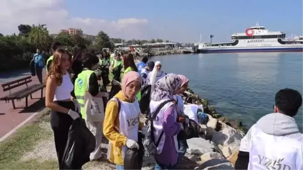 Yalova sahilinde çöp toplama etkinliği: 1 ton çöp toplandı