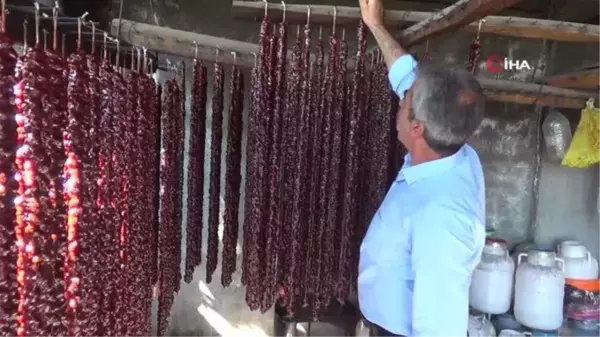 Batman'da yoğun talep gören cevizli sucuk, yüzlerce ailenin geçim kaynağı oldu