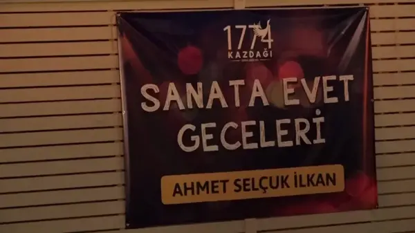 Tamer Levent'in Sanata Evet Platformu Edremit'te Sanat Geceleri Düzenledi