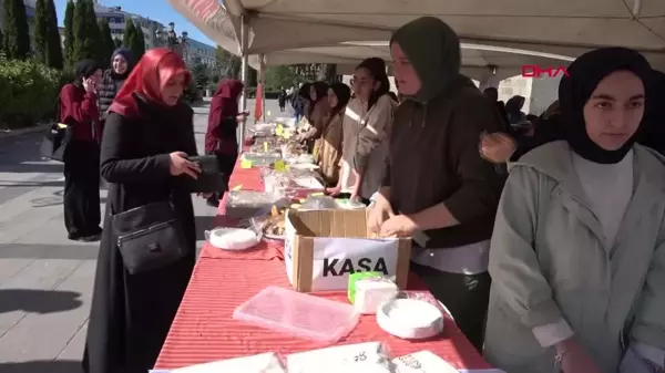 Erzurum'da Kadınlar Kermes Düzenleyerek Öğrencilere Burs Sağlıyor