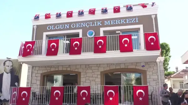 Balçova Belediyesi Olgun Gençlik Merkezi Açıldı.