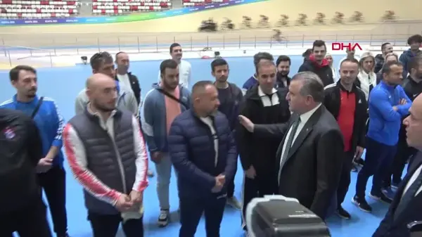 SPOR Bakan Osman Aşkın Bak Çocuklarınızı spor salonlarına getirin, kötü alışkanlıklardan uzak tutun