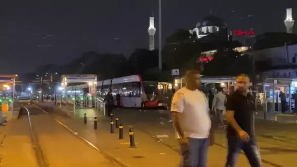 FATİH'te Hafriyat Kamyonu Tramvay Hattına Zarar Verdi