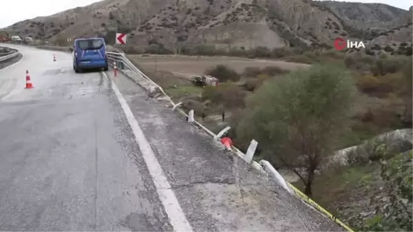 Otomobil Gediz Nehrine uçtu, araçta bulunan 3 kişi hayatını kaybetti