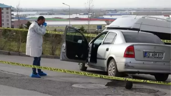 Erzurum'da izinsiz otomobille çarpıp ölen çocuk toprağa verildi