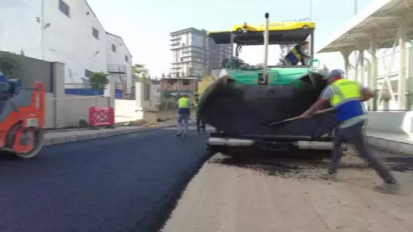 Bornova Belediyesi Yollarda Yenileme Çalışmalarına Devam Ediyor