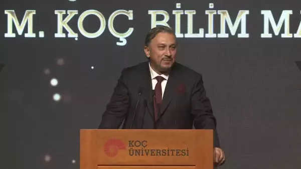 2023 Yılı Koç Üniversitesi Rahmi M. Koç Bilim Madalyası'nın Sahibi Prof. Dr. Ayşe Zarakol Oldu