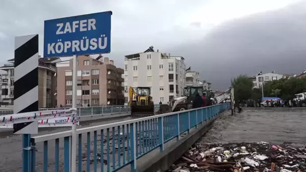 Edremit Belediyesi Yağmura Karşı Tedbir Alıyor