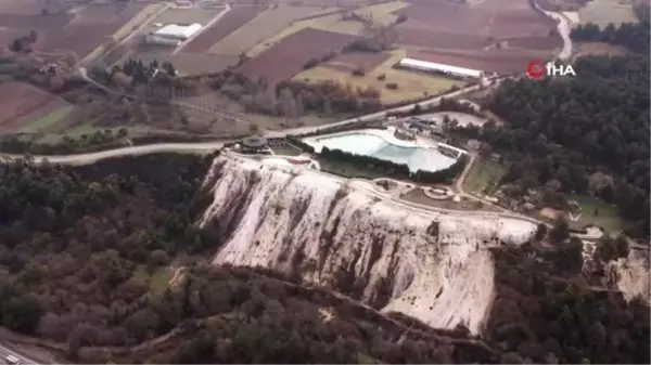 Bolu'nun Pamukkale'si Akkaya Travertenleri doğasıyla yaz kış vatandaşların ilgisini çekiyor