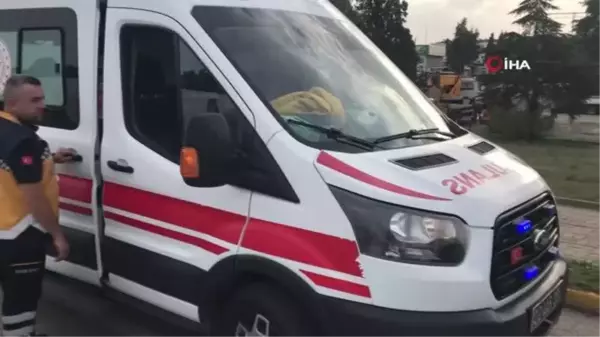 Edirne'de otobüs ile motosiklet ve otomobil çarpıştı, 1 kişi yaralandı