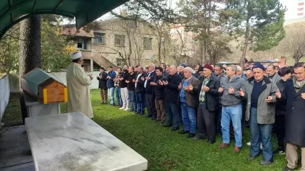 Bartın'ın Ulus ilçesinde bir kişi dere kenarında ölü olarak bulundu