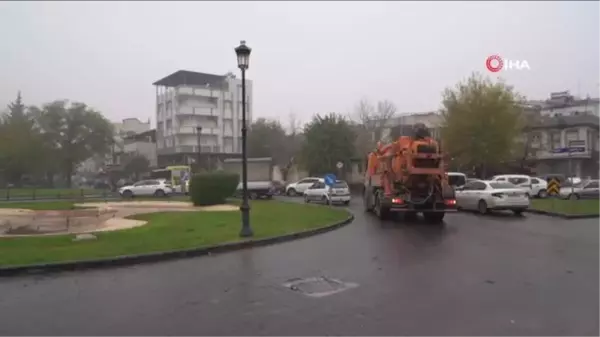 Gaziantep'te yoğun yağışın ardından su baskını olan evlere destek