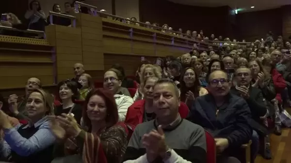 İzmir Uluslararası Mizah Festivali Başladı