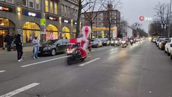 Berlin'de Motosikletli Noel Babalar Sosyal Sorumluluk Turu Düzenledi