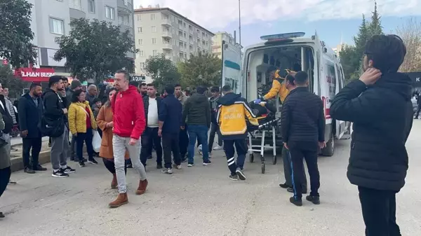 Kilis'te motosiklet yayaya çarptı: 2 kişi ağır yaralandı