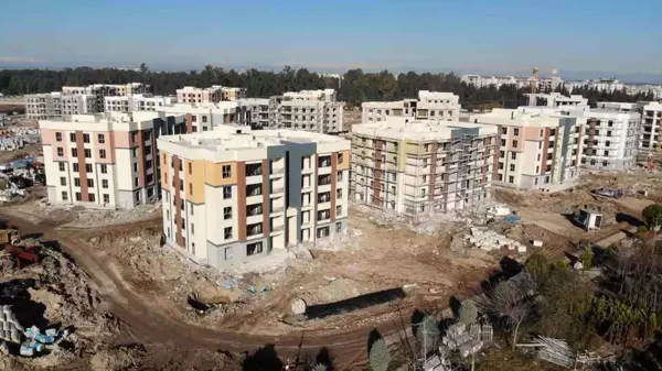 Adana'da TOKİ Konutlarında Peyzaj Çalışmaları Başladı