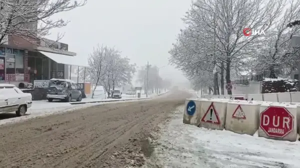 Adıyaman'ın yüksek rakımlı Sincik ilçesinde çocuklar karın keyfini çıkardı