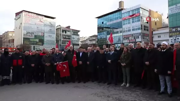 Iğdır'da dev Türk Bayraklarıyla teröre lanet yürüyüşü yapıldı