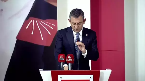 Özgür Özel: 