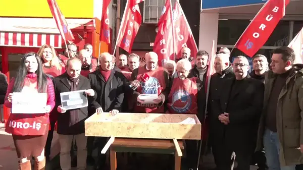 Büro İş Sendikası, Memur ve Emekliye Yapılan Zammı Tabutla Protesto Etti