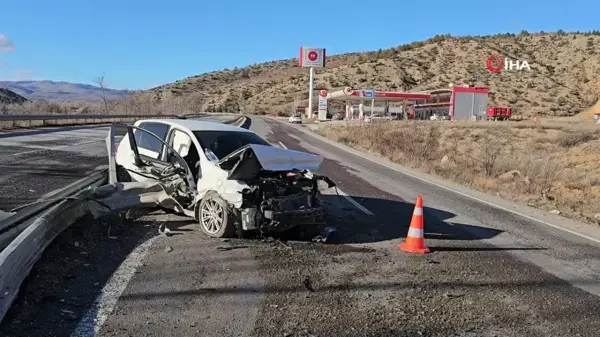 Hurdaya dönen otomobilde burnu bile kanamadan çıktı