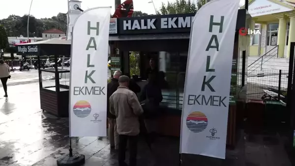 Marmaris'te Halk Ekmek Büfelerine Yoğun İlgi