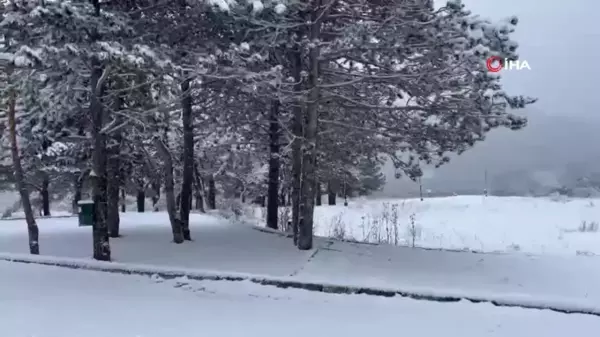 Bolu'nun yükseklerinde kar yağışı: Kartalkaya'da kar kalınlığı 1 metreye ulaştı