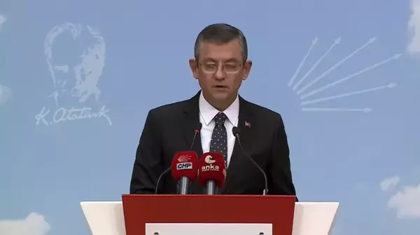 Özgür Özel: 