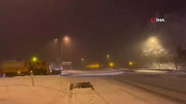 Bolu Dağı'nda yoğun kar yağışı: Görüş mesafesi 40 metreye düştü